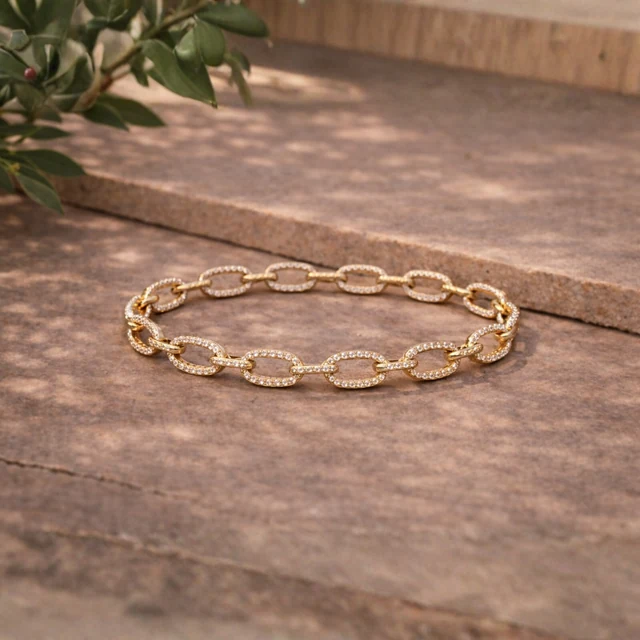 Lumi Paperclip Pavé Bracelet